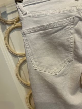 Pantalón blanco flare