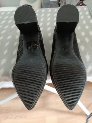 Zapatos de tacón negros 
