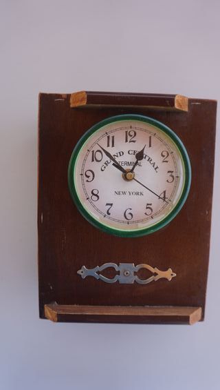 Relojes pared variados entre 1 y 3 euros ver fotos