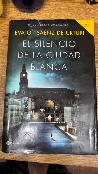 El silencio de la ciudad blanca: Trilogia de la...