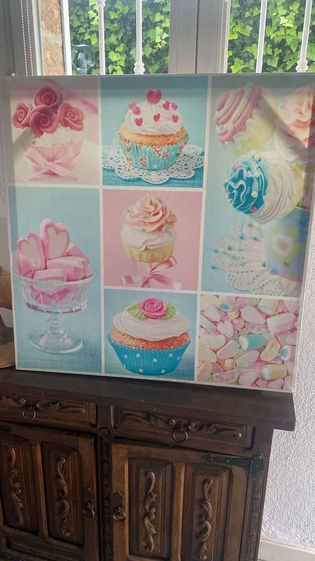 Cuadro Decorativo Cupcakes 70x70