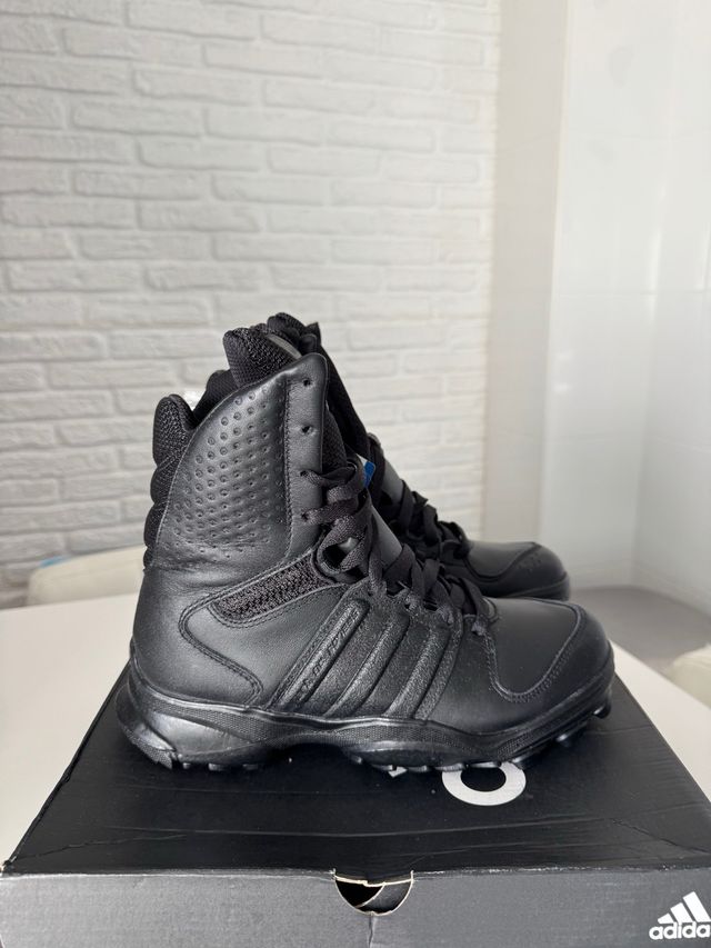 38 Botas Adidas GSG 9.2 policía seguridad