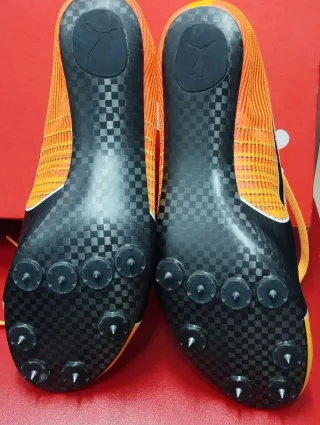 Playeros de atletismo Puma con clavos