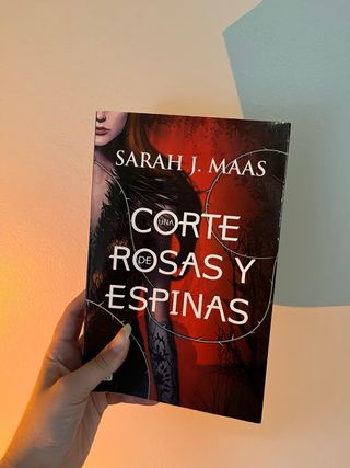 Una corte de rosas y espinas