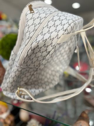 Mochila blanca con estampado M