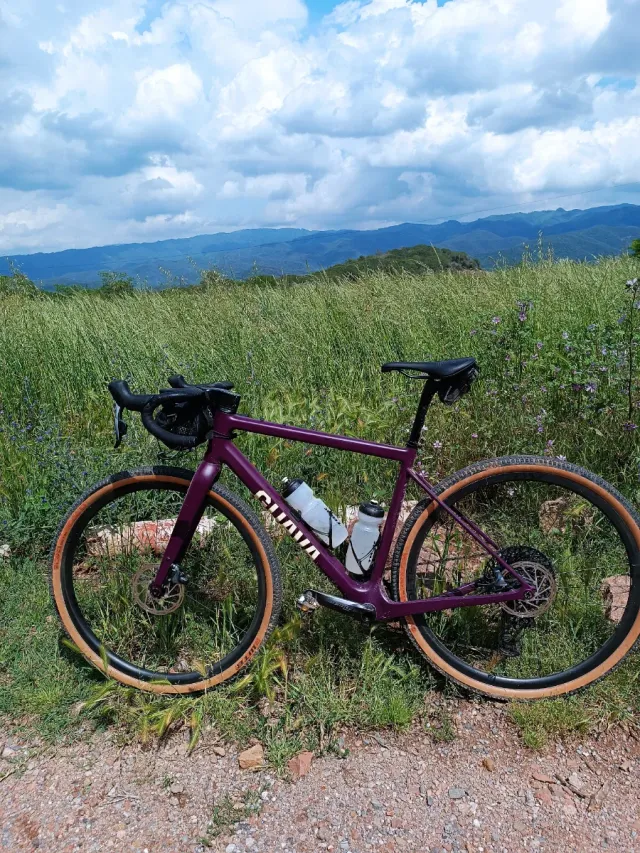 Bici Gravel  GUAVA spot Force 2023.
Talla M