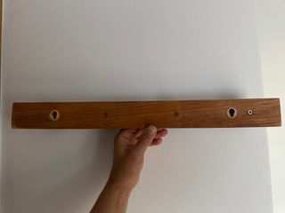 Appendiabiti in legno con 4 ganci per il fissaggio a parete