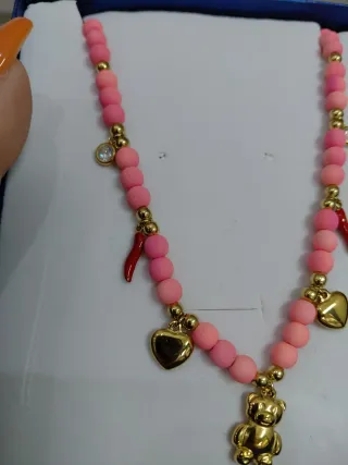 Collana con orsetto, cuori e peperoncini