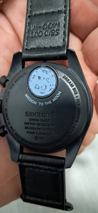 Swatch x Omega Speedmaster edizione nera