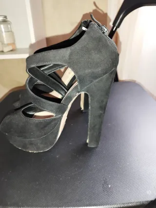 Tacones negros de plataforma