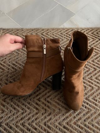 Botines de tacón marrones para mujer
