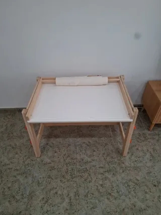 Scrivania regolabile per bambini IKEA