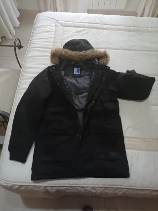 Chaqueta Jack & Jones Negra con Capucha Talla 176