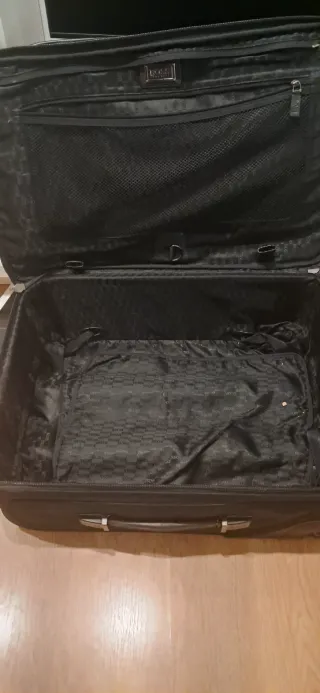Maleta Hugo Boss Negra Ruedas
