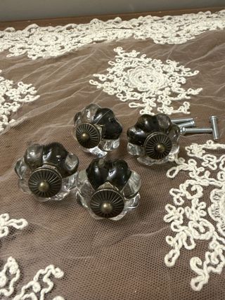 Pomelli in acrilico e metallo