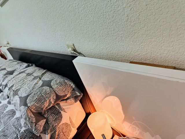 Dormitorio completo: canapé, colchón y cajoneras