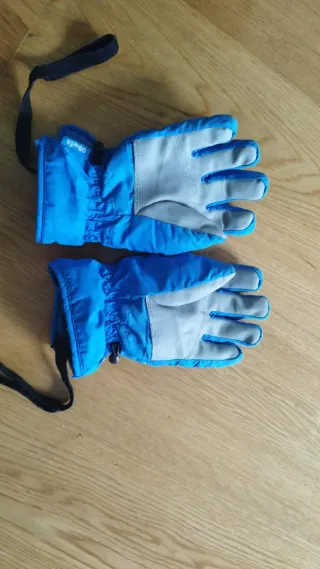 Guantes de esquí Barts azules. 

Dan talla 4 6/8