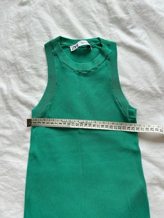 Camiseta canalé Zara verde
