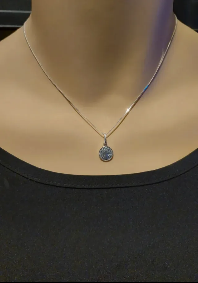 Cadena y Medalla de Plata de Ley 