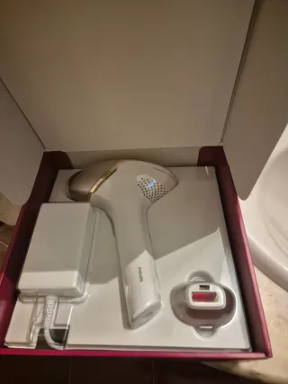 Depiladora Philips Lumea IPL S8000.