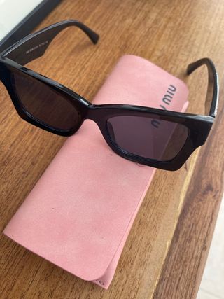 Gafas de sol parecidas a Miu Miu negras