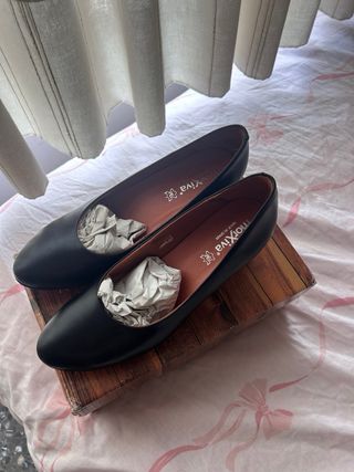 Zapatos de tacón negros hechos en España