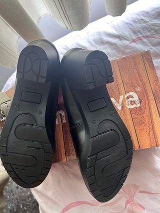 Zapatos de tacón negros hechos en España