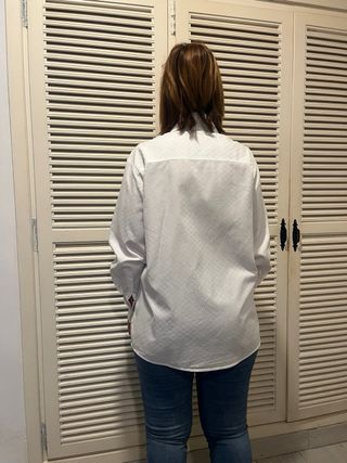 Camisa Karl Lagerfeld Blanca con Lazo Negro
