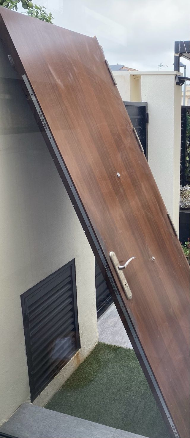 Puerta de madera Iroco