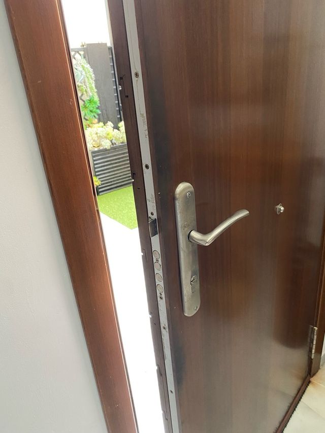 Puerta de madera Iroco