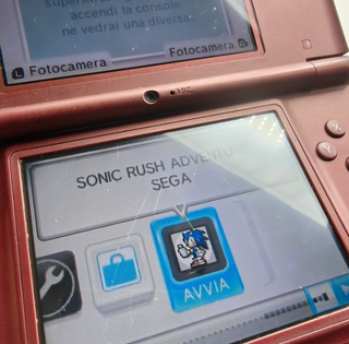 Nintendo DSi XL Rossa - Rotta