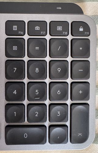 Teclado Logitech MX Keys para Mac y Windows.