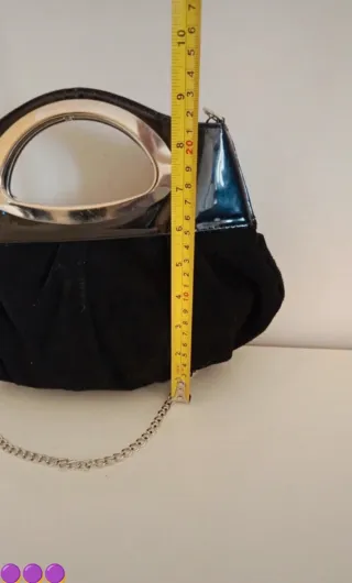 Borsetta Camoscio Artigianale Nera