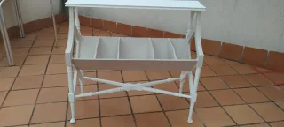 Revistero blanco de madera