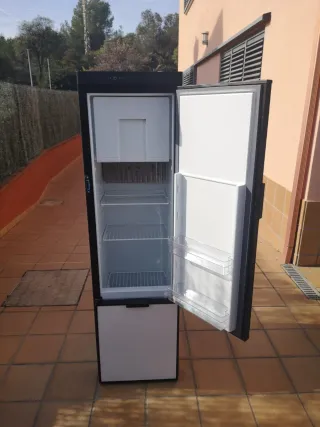 Nevera Trivalente Thetford N4141E+