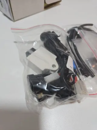 Kit Instalación Accesorios Piaggio 2S000122