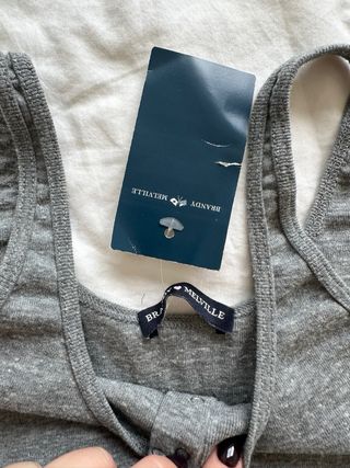 Camiseta Brandy Melville gris botones