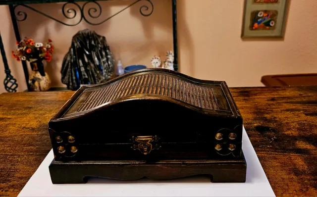 Cajita de madera decorativa