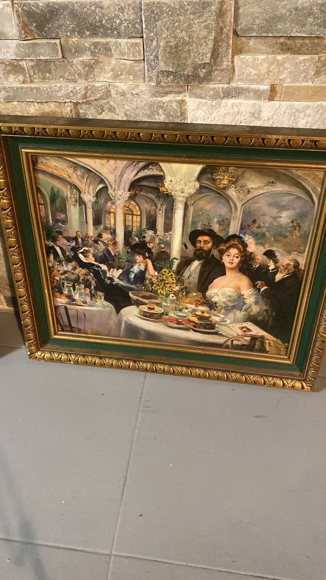 Cuadro decorativo con marco dorado