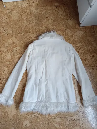 Abrigo blanco con pelo