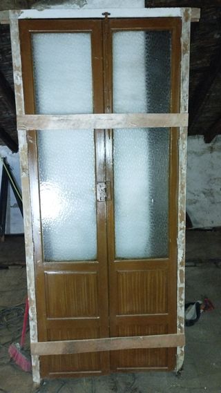 Puerta de madera antigua con cristales 100x220cm