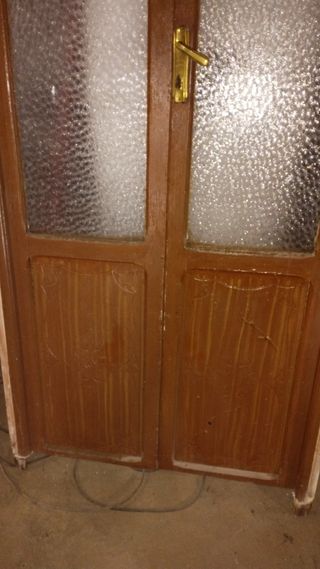 Puerta de madera antigua con cristales 100x220cm