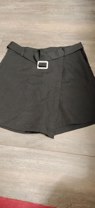 Pantagonna nera con cintura