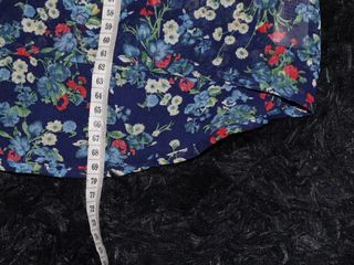 Blusa floral azul marino talla L
