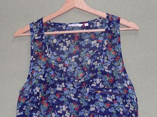 Blusa floral azul marino talla L