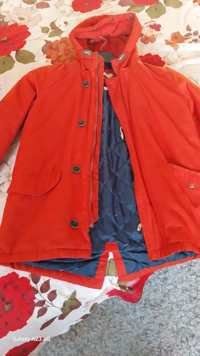 Abrigo niño rojo