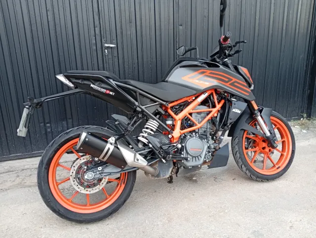 KTM Duke 125
