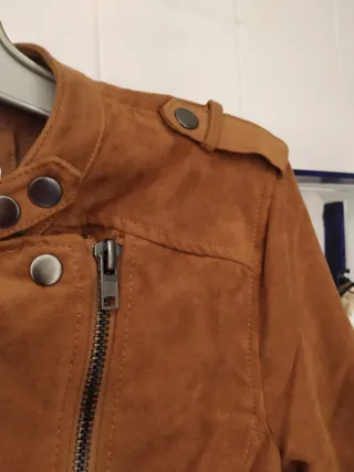 Cazadora antelina Bershka Talla S