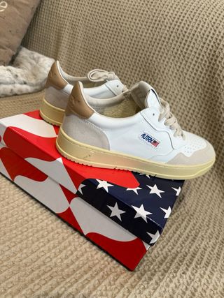 Zapatillas Autry Medalist Low Crema Talla 44