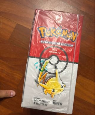 cofanetto libro pokemon la grande avventura. 